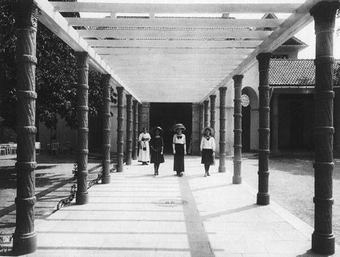 Pergola zwischen Konzertmuschel und der heutigen Galerie